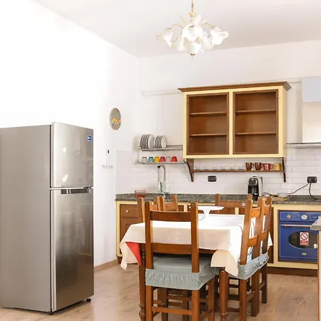 Cascall Mari Apartment *